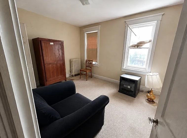 634 Edgewood Ave - Photo 6 of 10