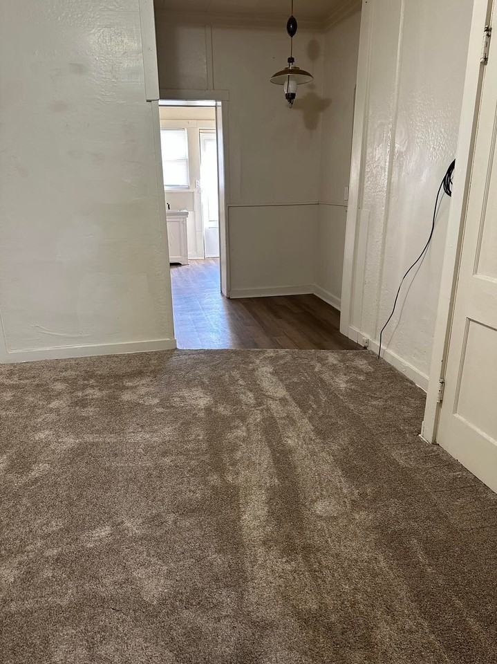 601 E Reed - Photo 4 of 9
