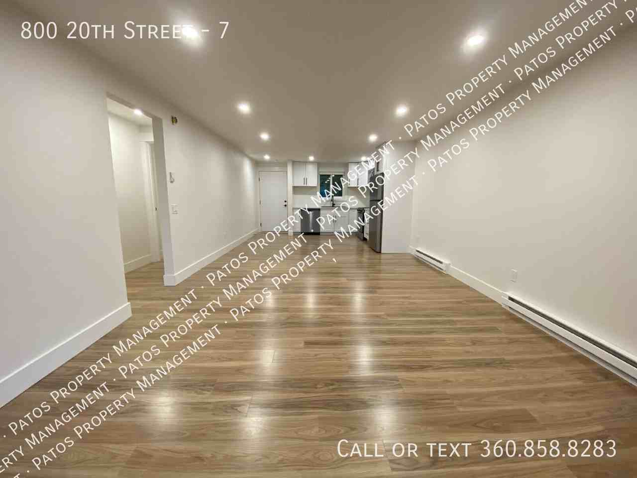 800 20th St #7 - Photo 6 of 17