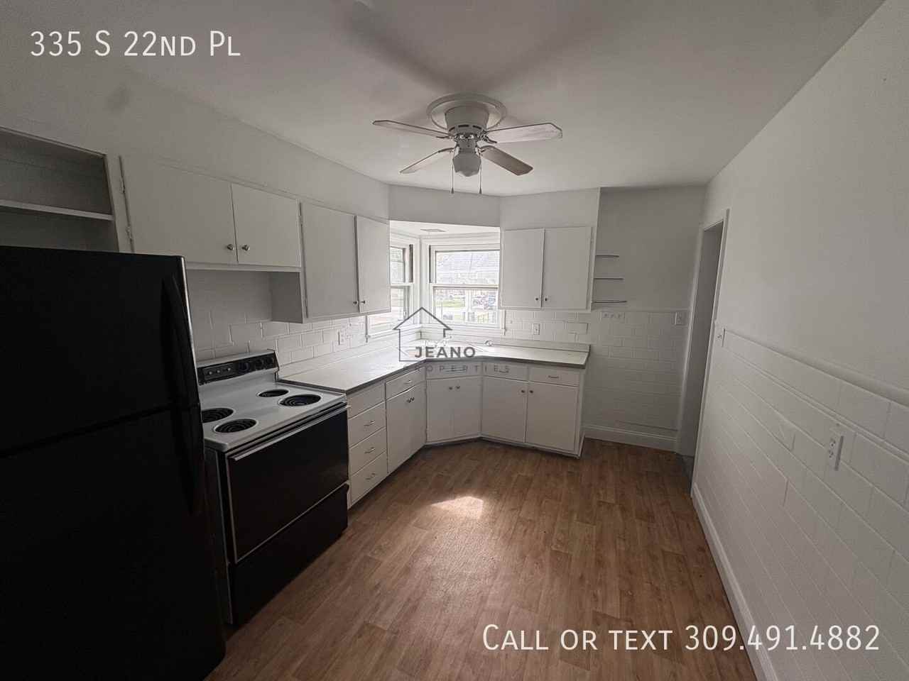 335 S 22nd Pl - Photo 3 of 8