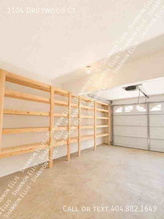 1104 Driftwood Ct - Photo 6 of 25