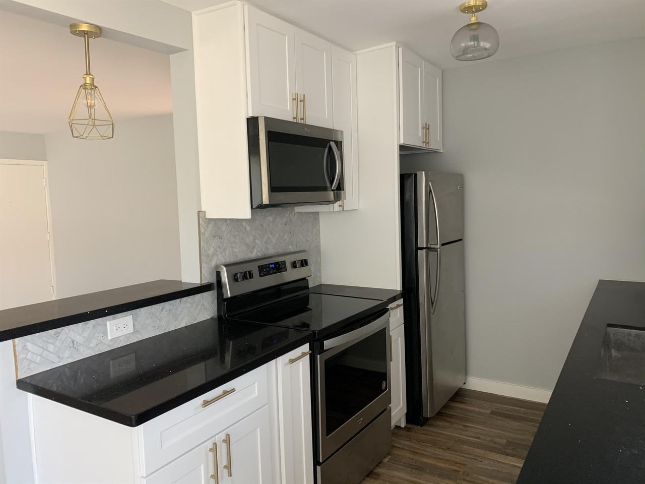 1129 23rd Street - Photo 5 of 40