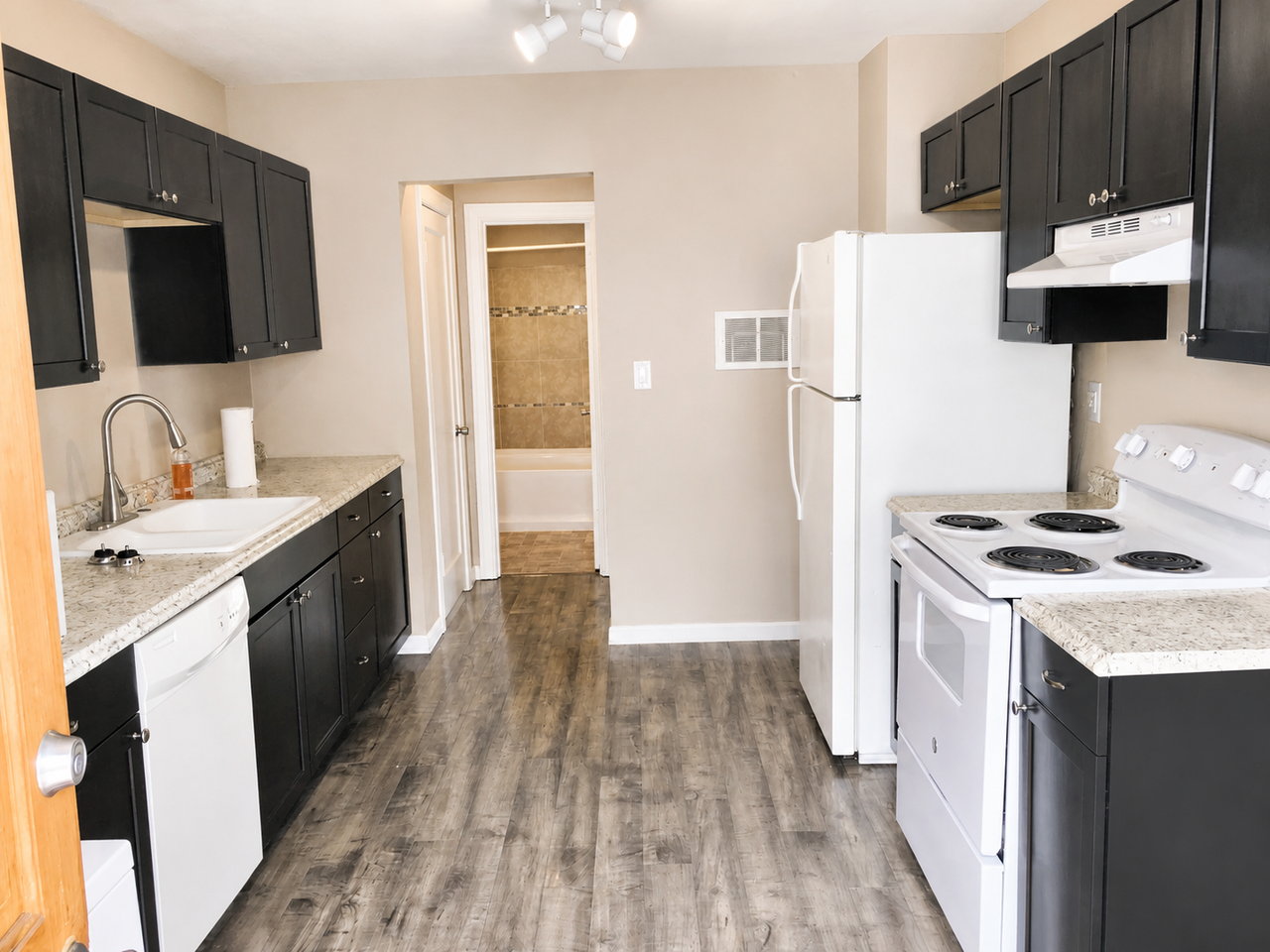 2125/2127 4th Street - Photo 4 of 8