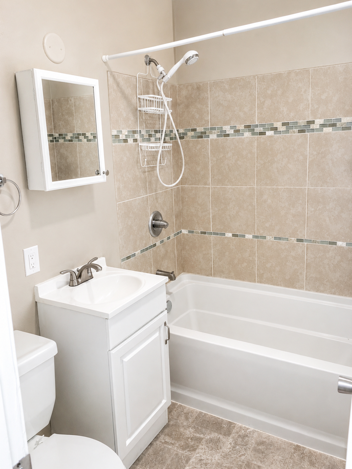 2125/2127 4th Street - Photo 5 of 8