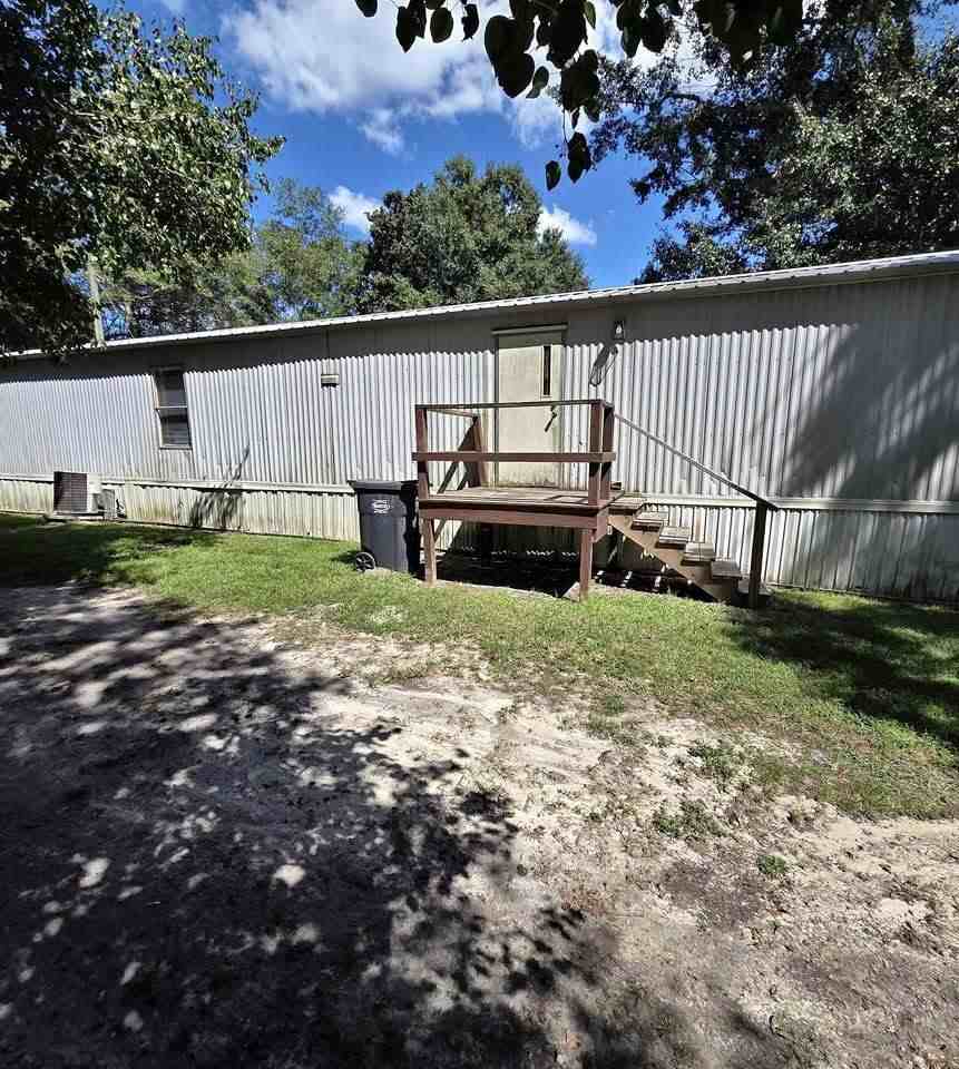 1711 Delta Lane - Photo 4 of 13