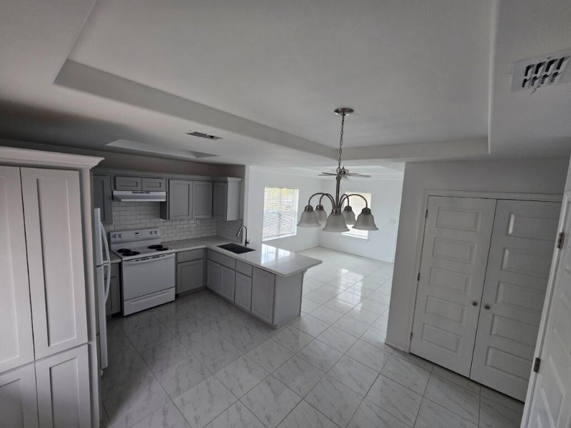 700 N Veterans Blvd #30 - Photo 6 of 28