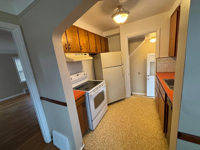 24323 Ross St - Photo 4 of 17