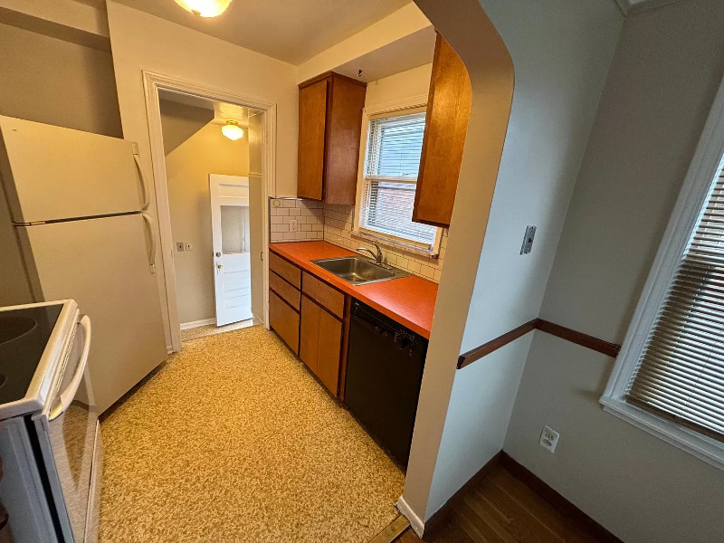 24323 Ross St - Photo 5 of 17
