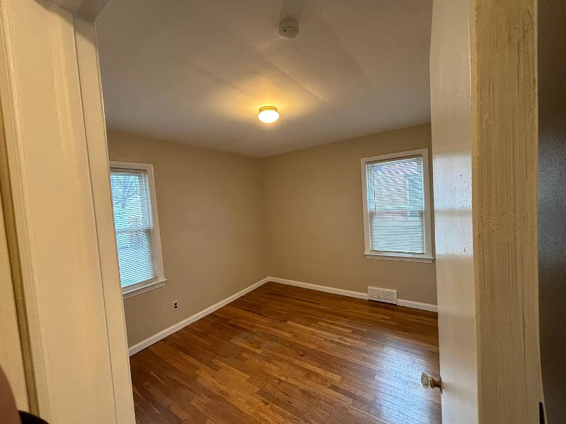 24323 Ross St - Photo 6 of 17