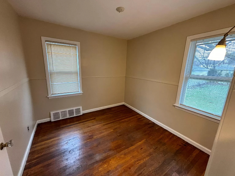 24323 Ross St - Photo 7 of 17