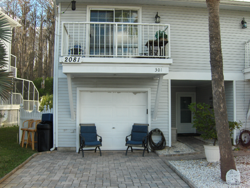 2081 Vista Del Sol Cir #301 - Photo 5 of 29