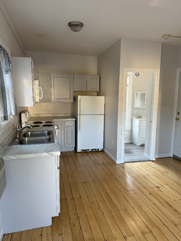 43 Windsor Ave #3C - Photo 6 of 8