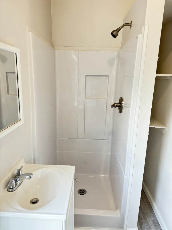 43 Windsor Ave #3C - Photo 7 of 8