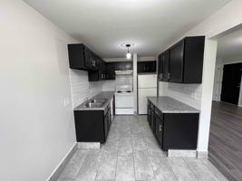 featured image of 7910 Venus St