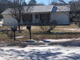 featured image of 453 Pine Rd