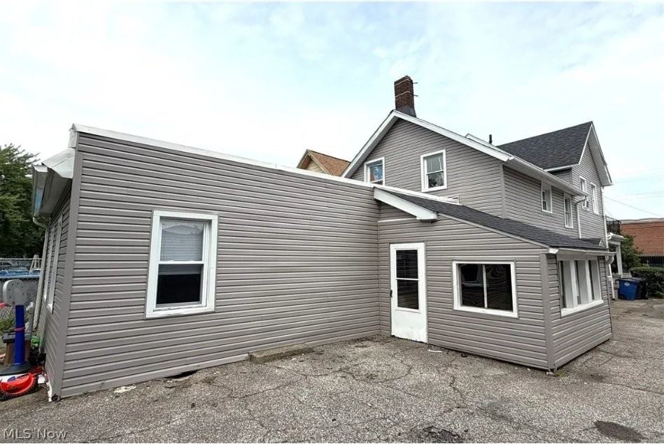 3230 W 31st St #DOWN - Photo 2 of 9