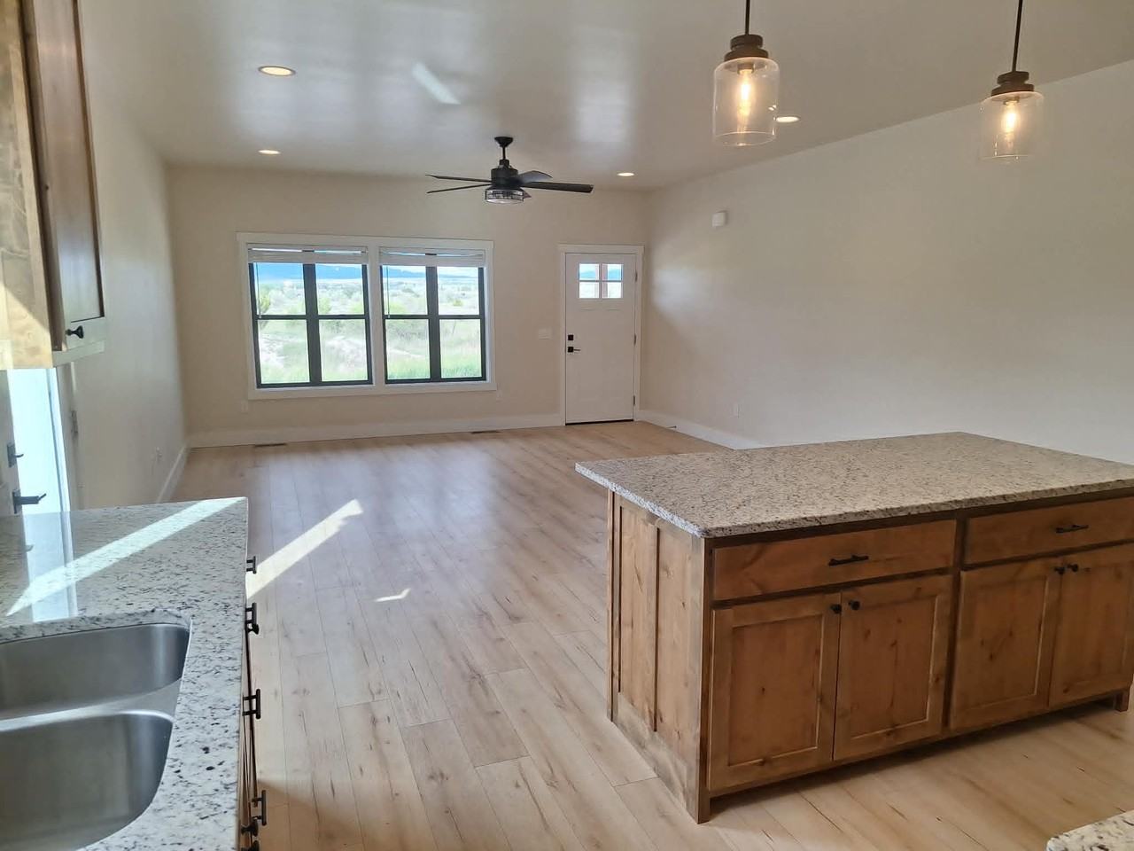 708 S Walnut St #2 - Photo 4 of 17