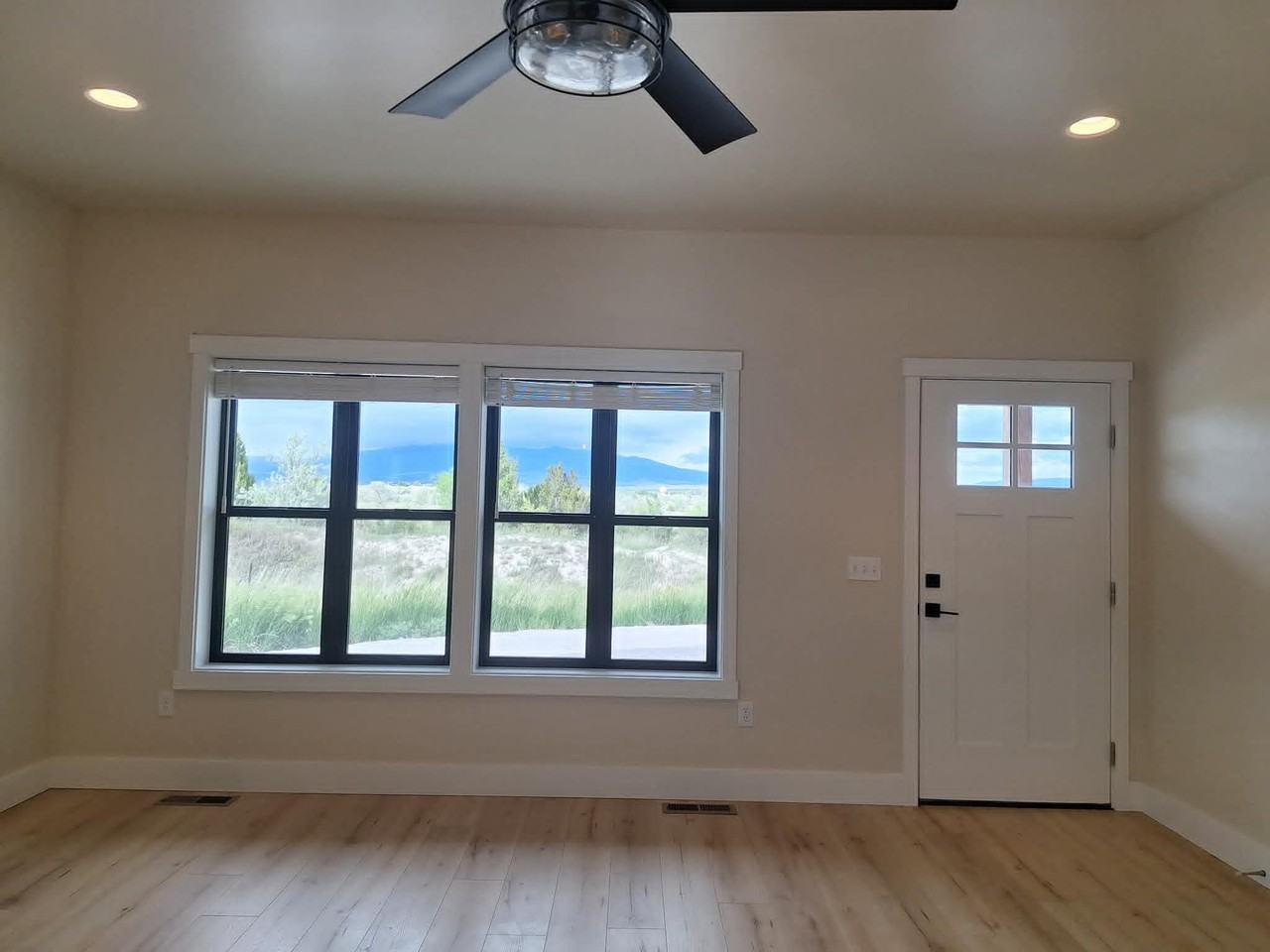 708 S Walnut St #2 - Photo 5 of 17