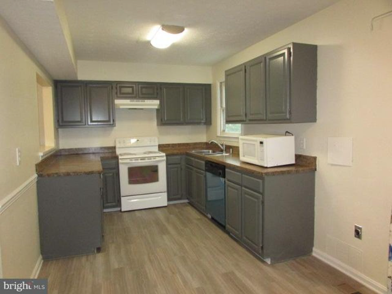 7242 Morrison Dr - Photo 3 of 8