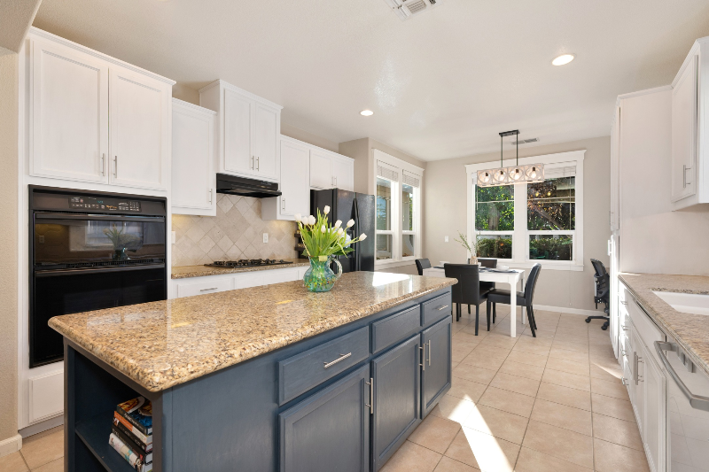 8104 Sienna Loop - Photo 7 of 20