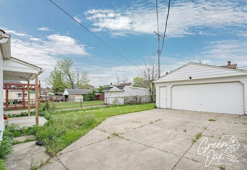 10800 Vernon Avenue - Photo 7 of 11
