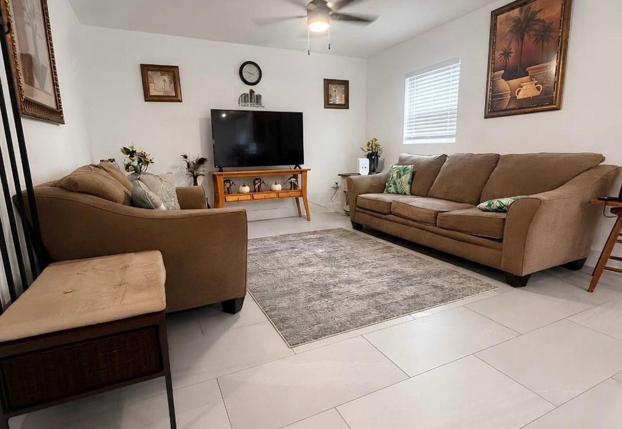 2839 Cocos Ave - Photo 2 of 4