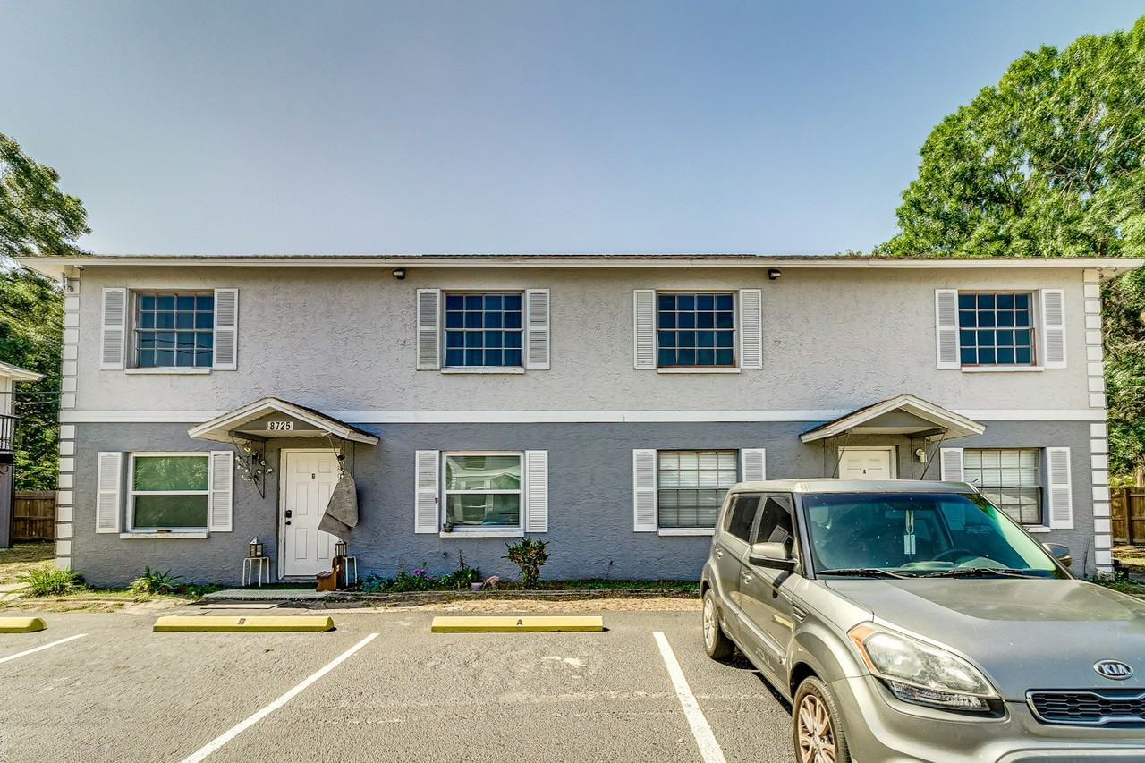 8727 North 50th Street, Unit B - Photo 5 of 15