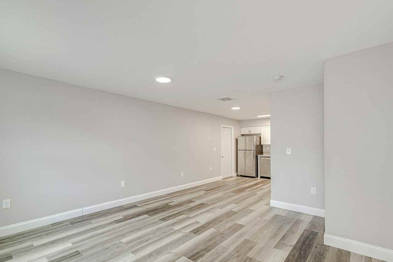 8725 North 50th Street, Unit D - Photo 3 of 18