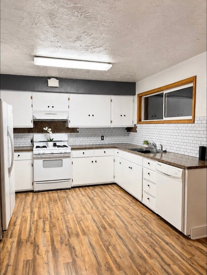 180 N Main St - Photo 2 of 10