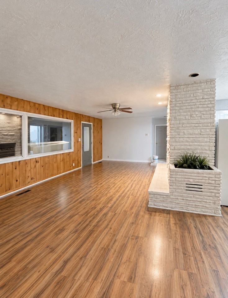 180 N Main St - Photo 5 of 10