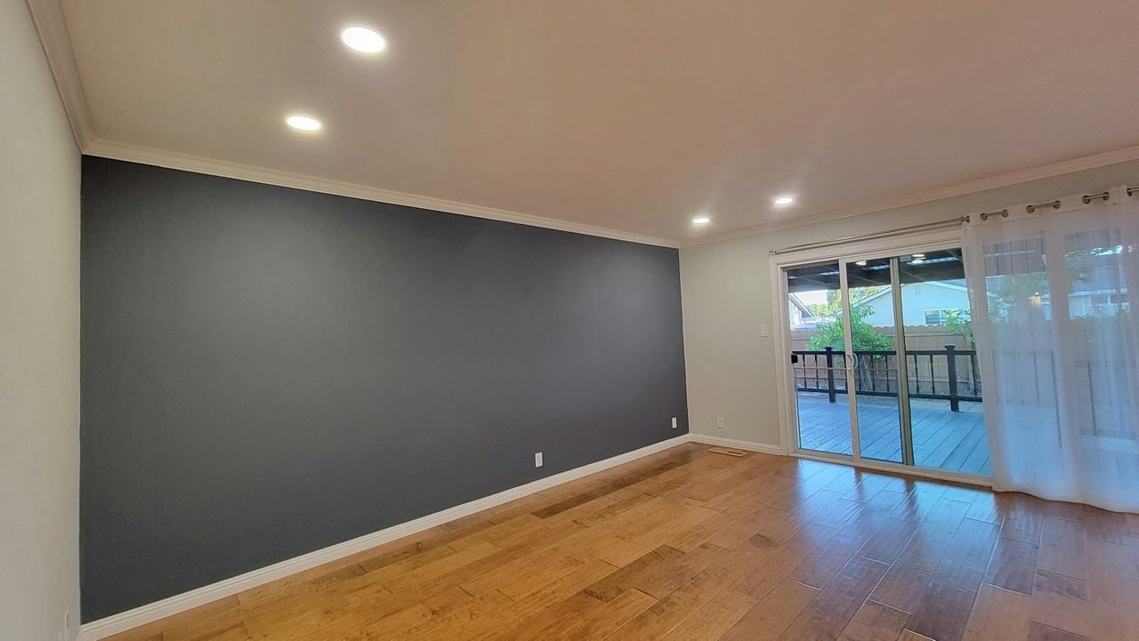 6538 Inglewood Drive - Photo 7 of 33