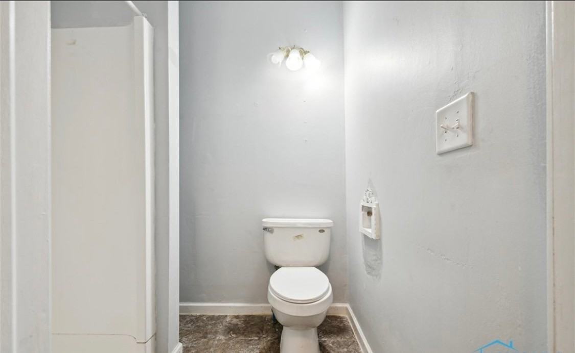 1846 Genesee St - Photo 6 of 14