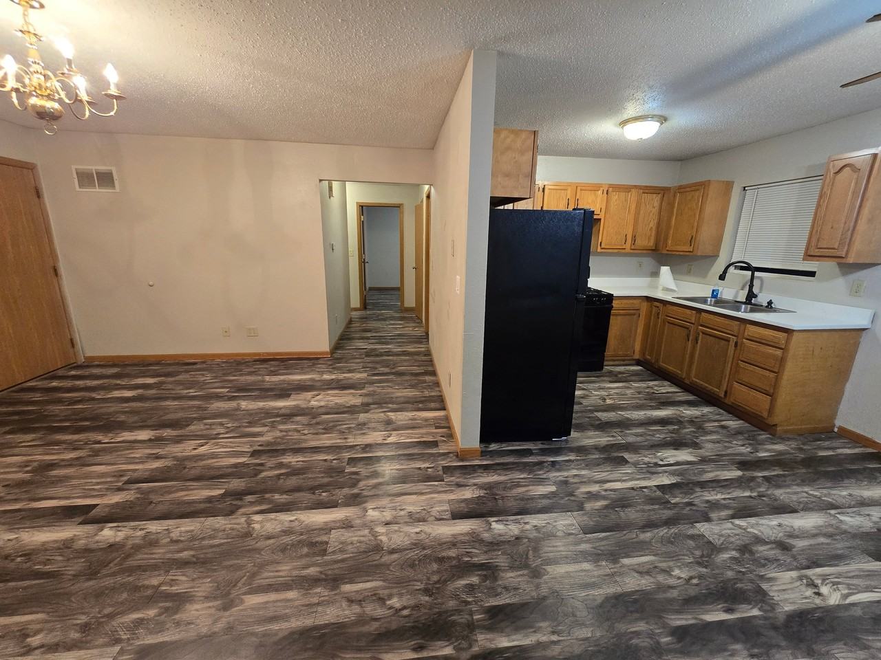1113 2nd Ave #4 - Photo 4 of 9