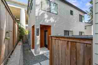 4028 5th Ave Ne - Photo 1 of 1
