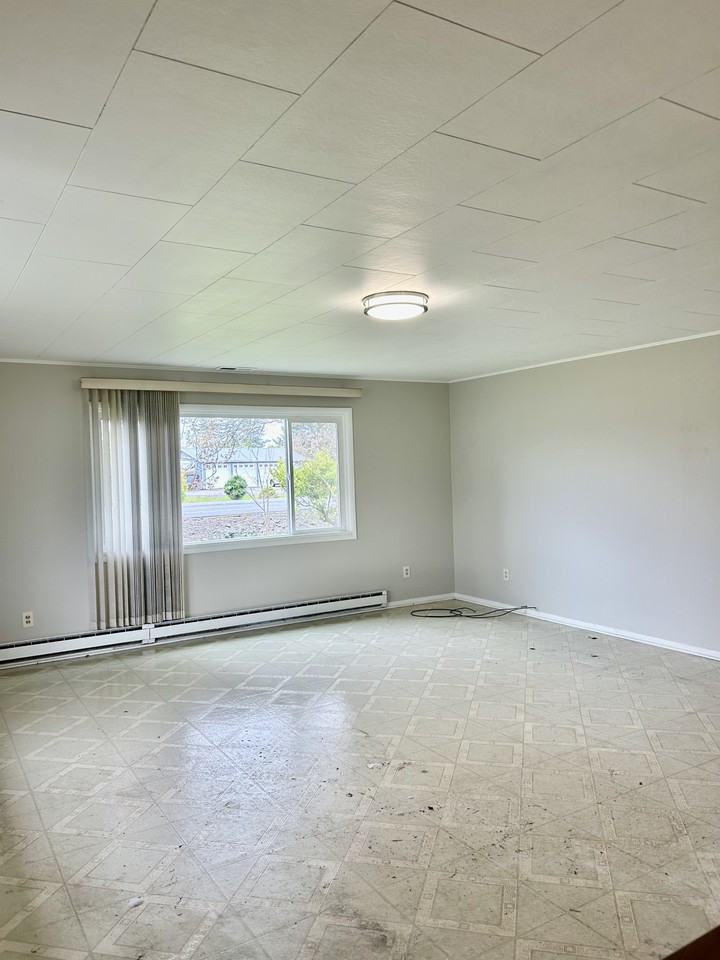 4924 Northwest Dr #1 - Photo 5 of 28