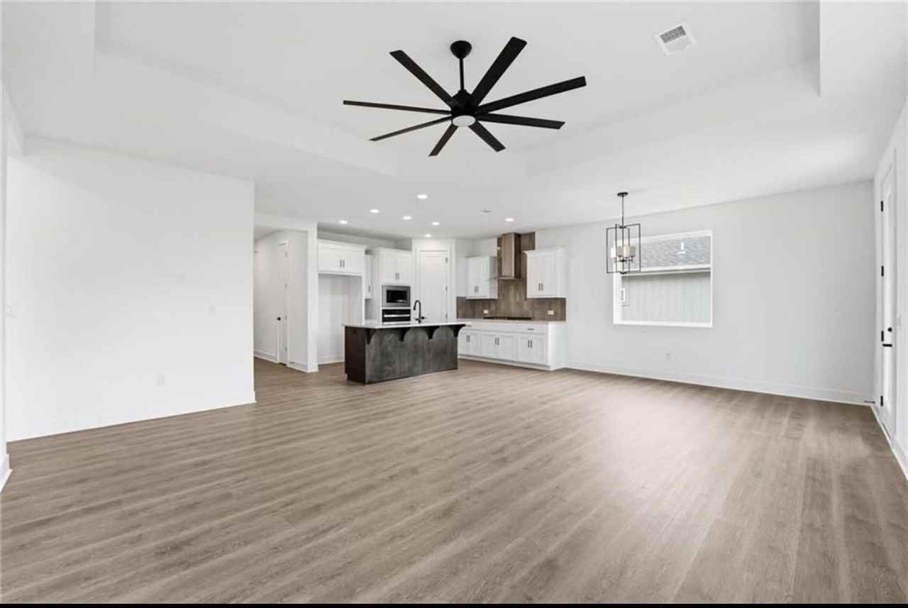 613 W Bluebird St - Photo 2 of 15
