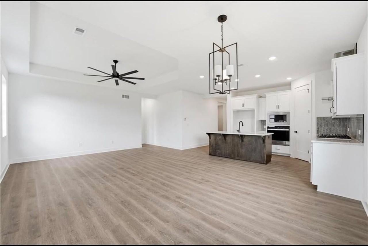 613 W Bluebird St - Photo 3 of 15