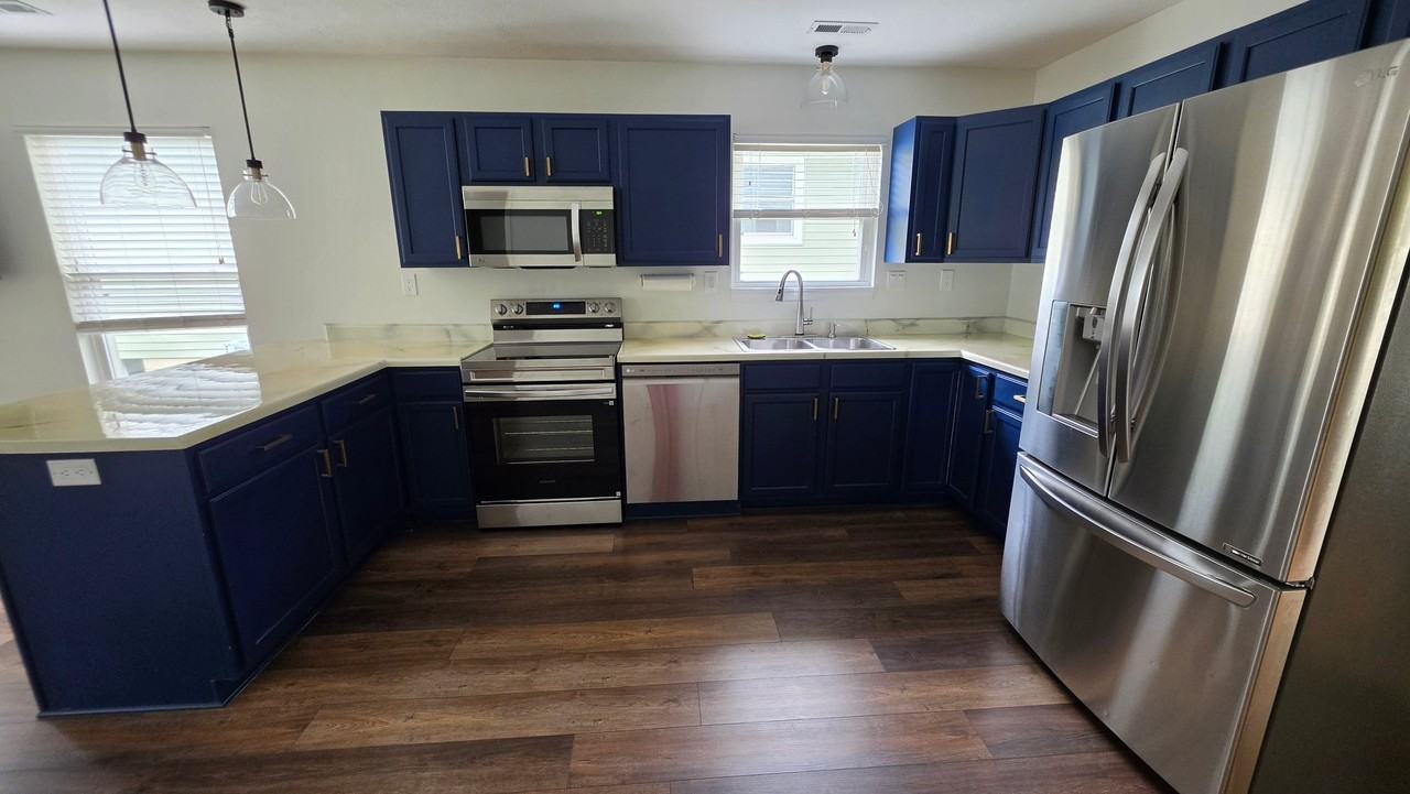 615 W Allen St - Photo 5 of 19