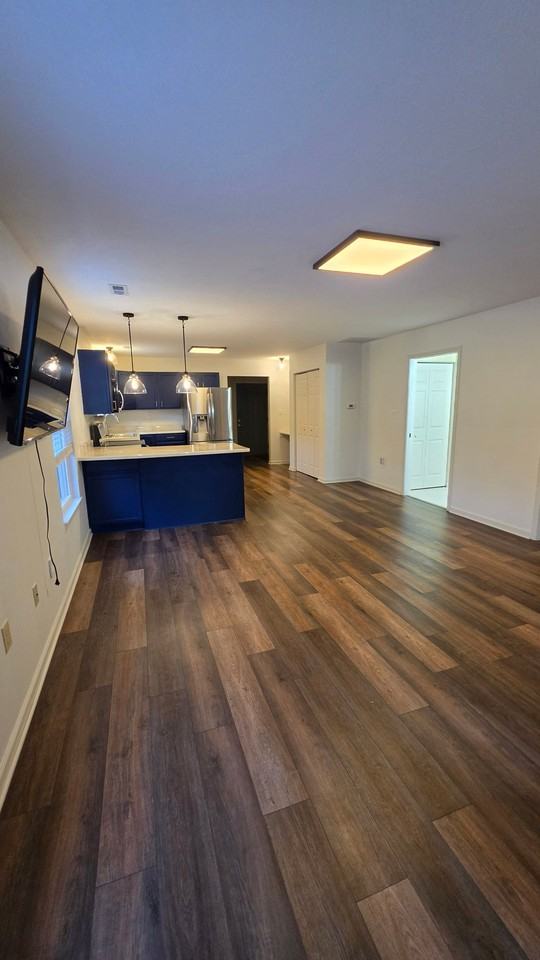 615 W Allen St - Photo 7 of 19