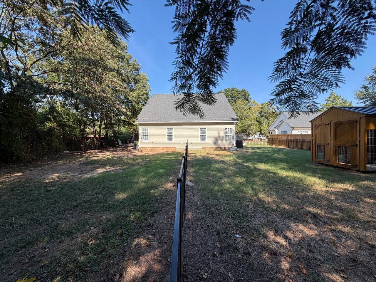 718 E Pine Ave - Photo 2 of 2
