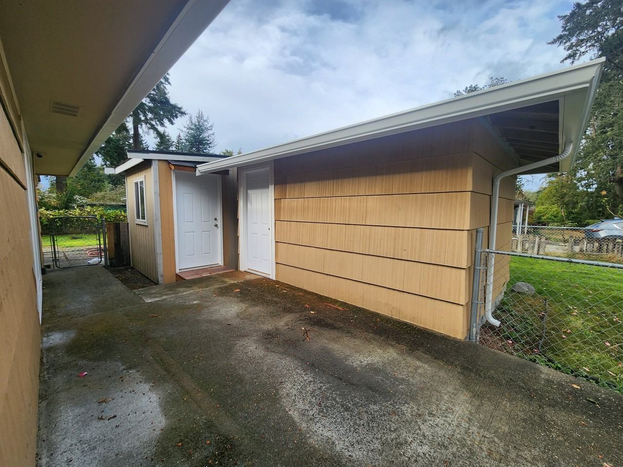 8708 Newgrove Ave Sw - Photo 6 of 18