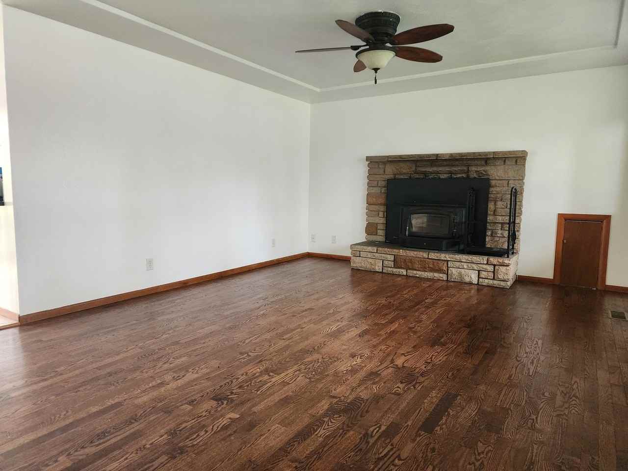8708 Newgrove Ave Sw - Photo 7 of 18