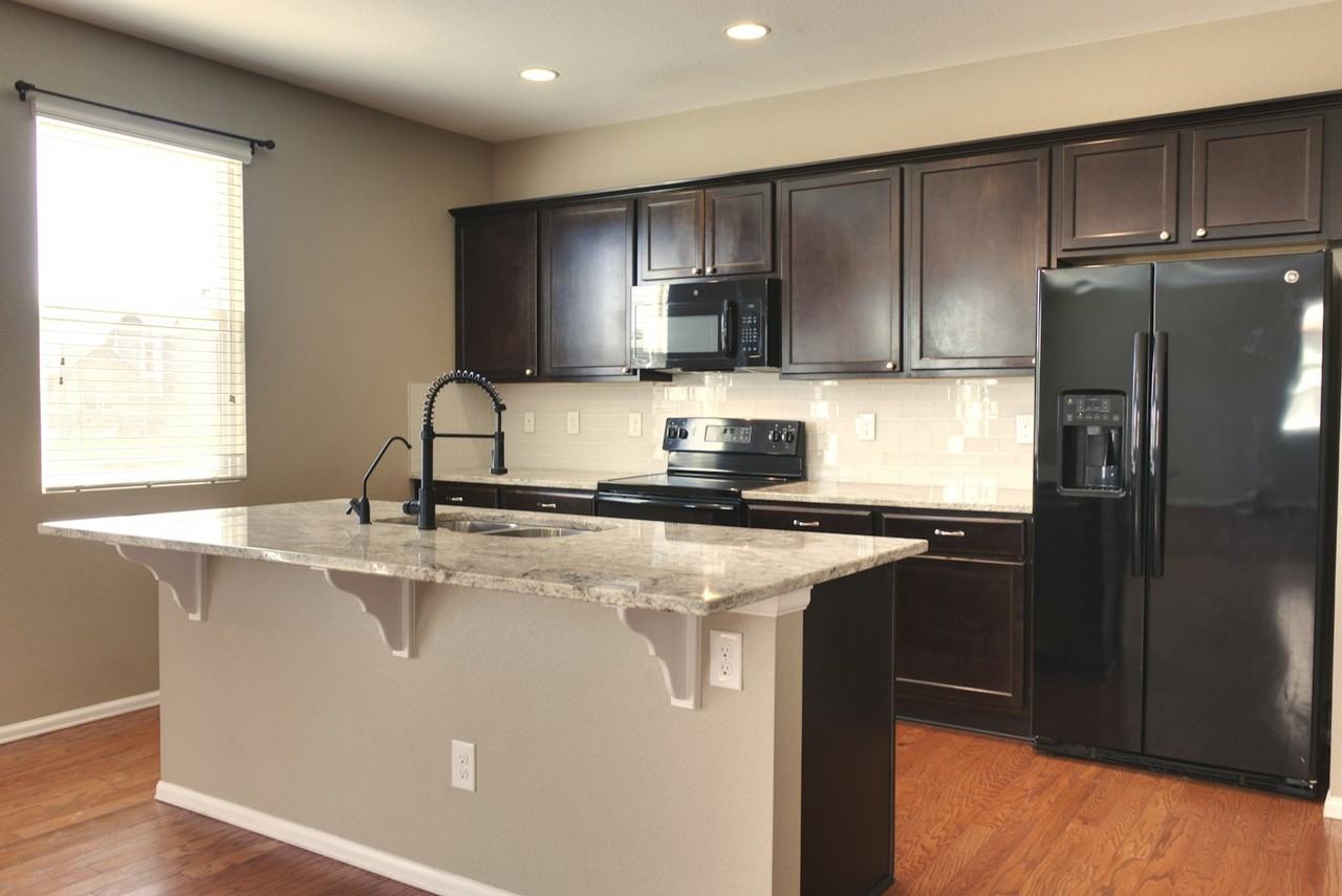 10434 Troy Street - Photo 4 of 28