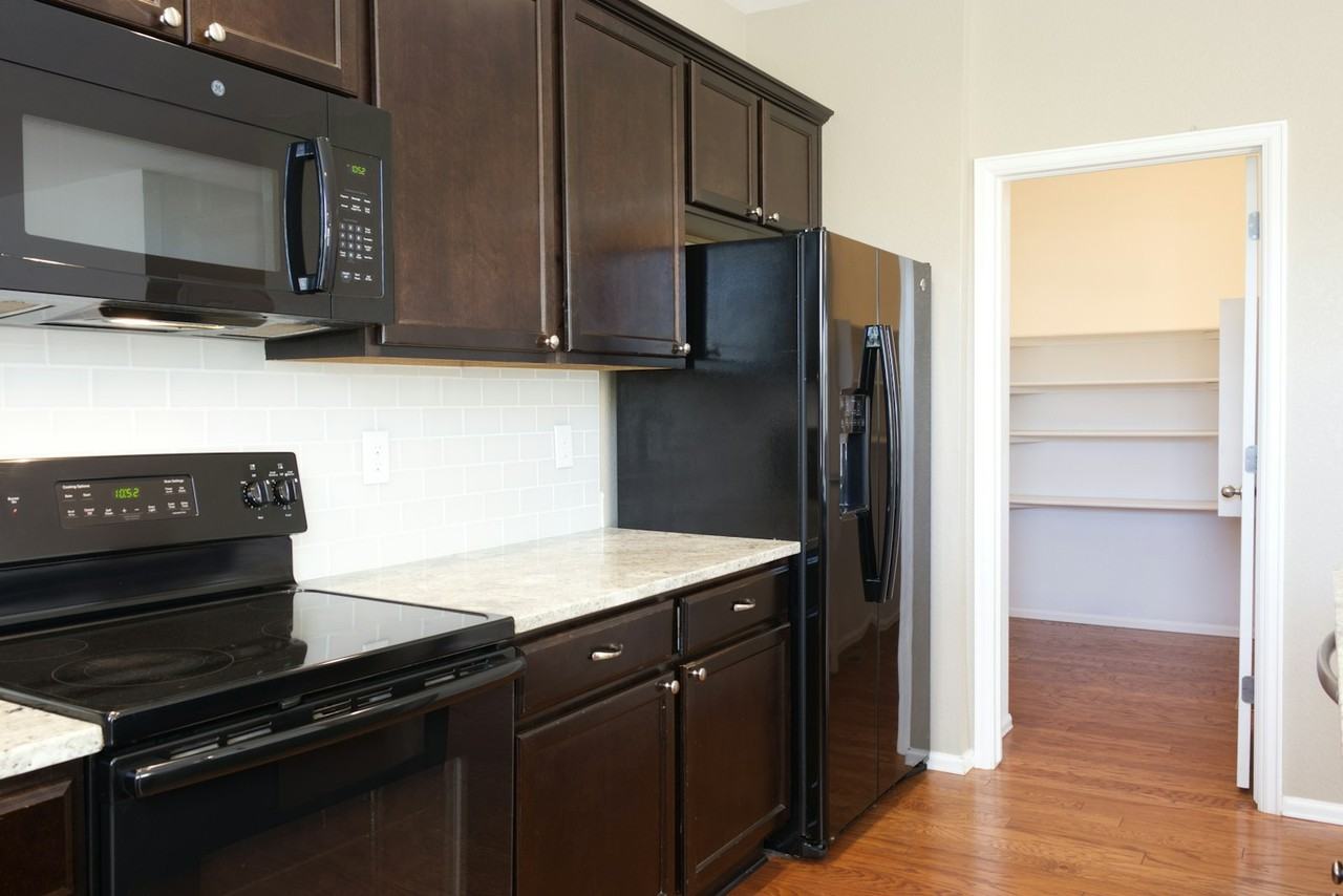 10434 Troy Street - Photo 6 of 28