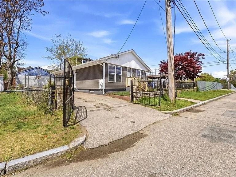 75 Atwood St - Photo 5 of 19