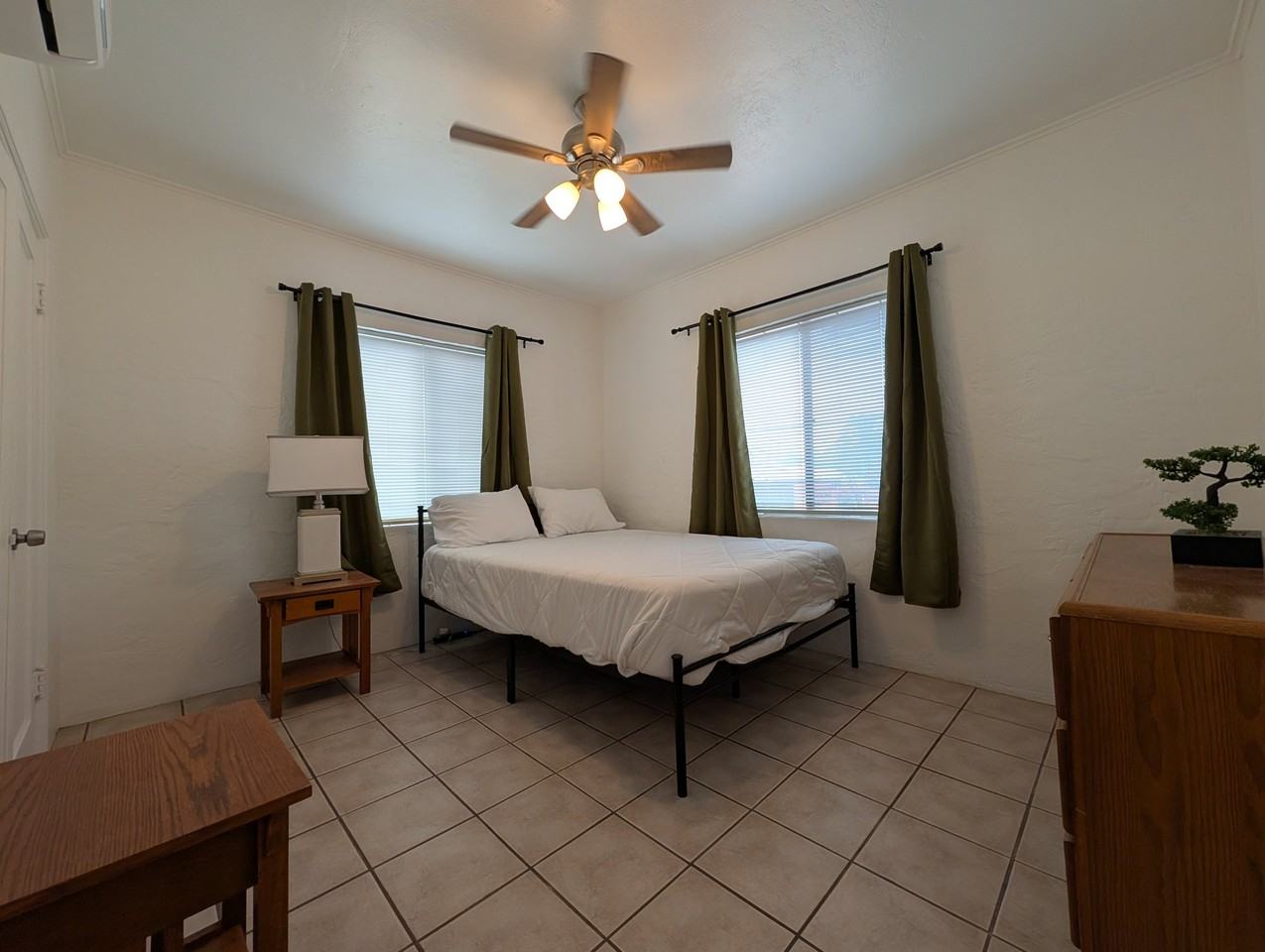 2832 N Park Ave - Photo 5 of 17