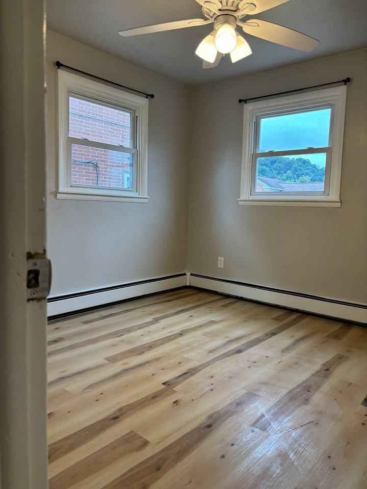528 4th Ave #3 - Photo 6 of 10
