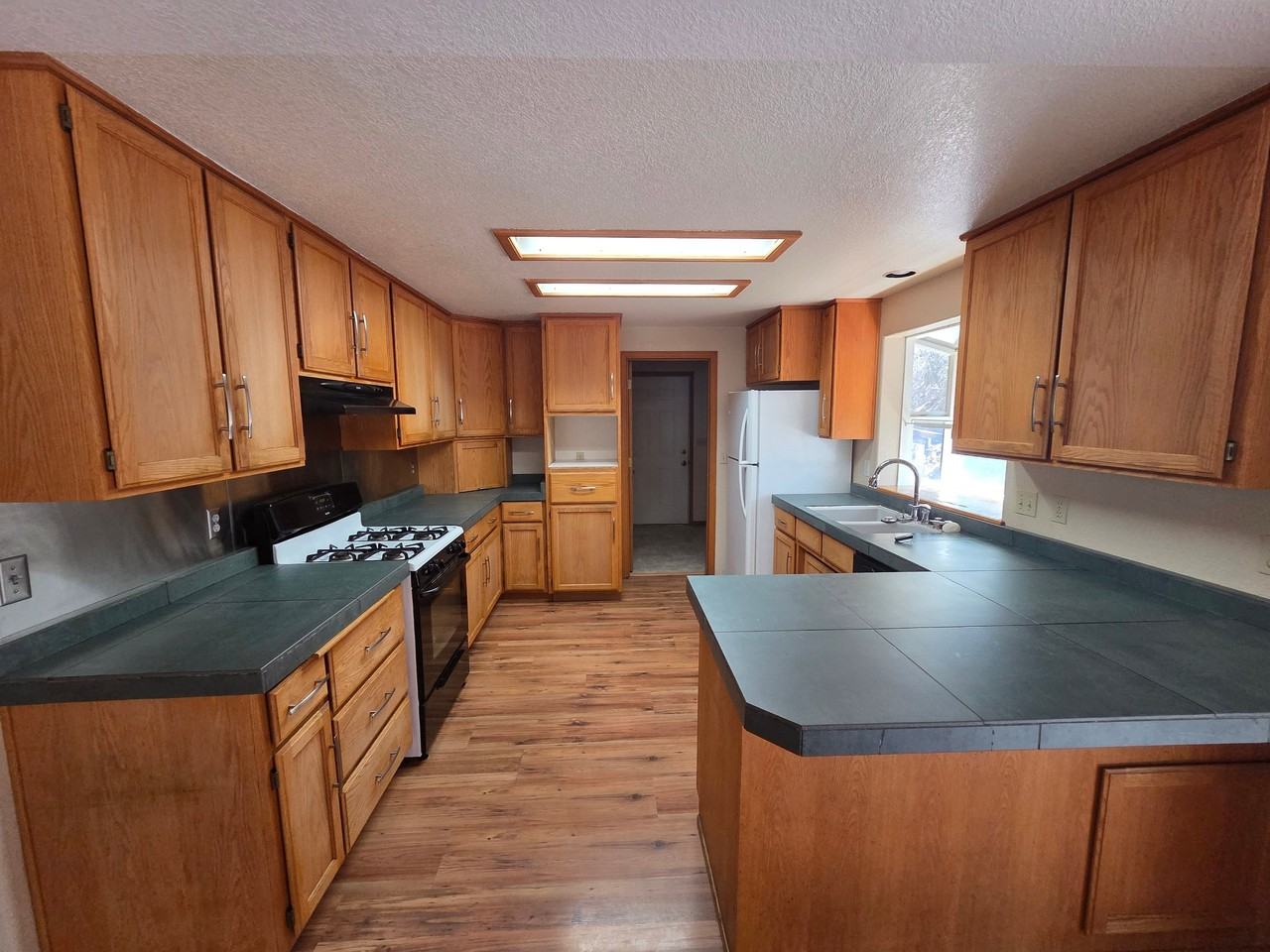 1701 Ne Sunset Ln - Photo 6 of 14
