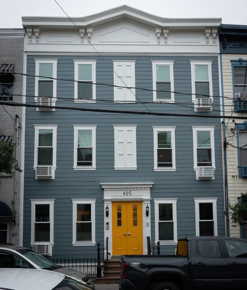 405 2nd St #1L - Photo 2 of 15