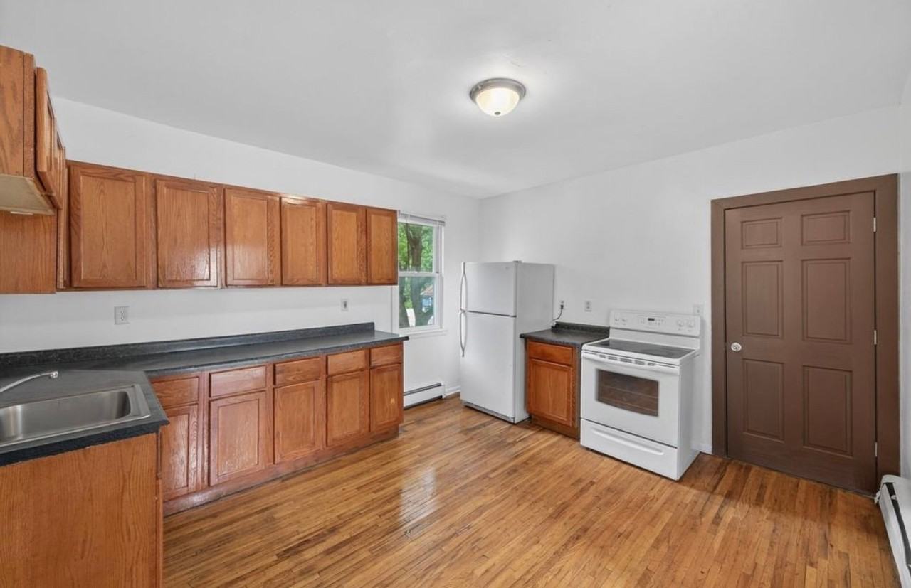 1430 Irving Ave N #2 - Photo 3 of 16